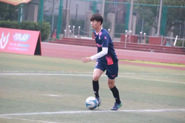 欧冠-莱万梅开二度奥尔莫破门 巴萨3-0布雷斯特